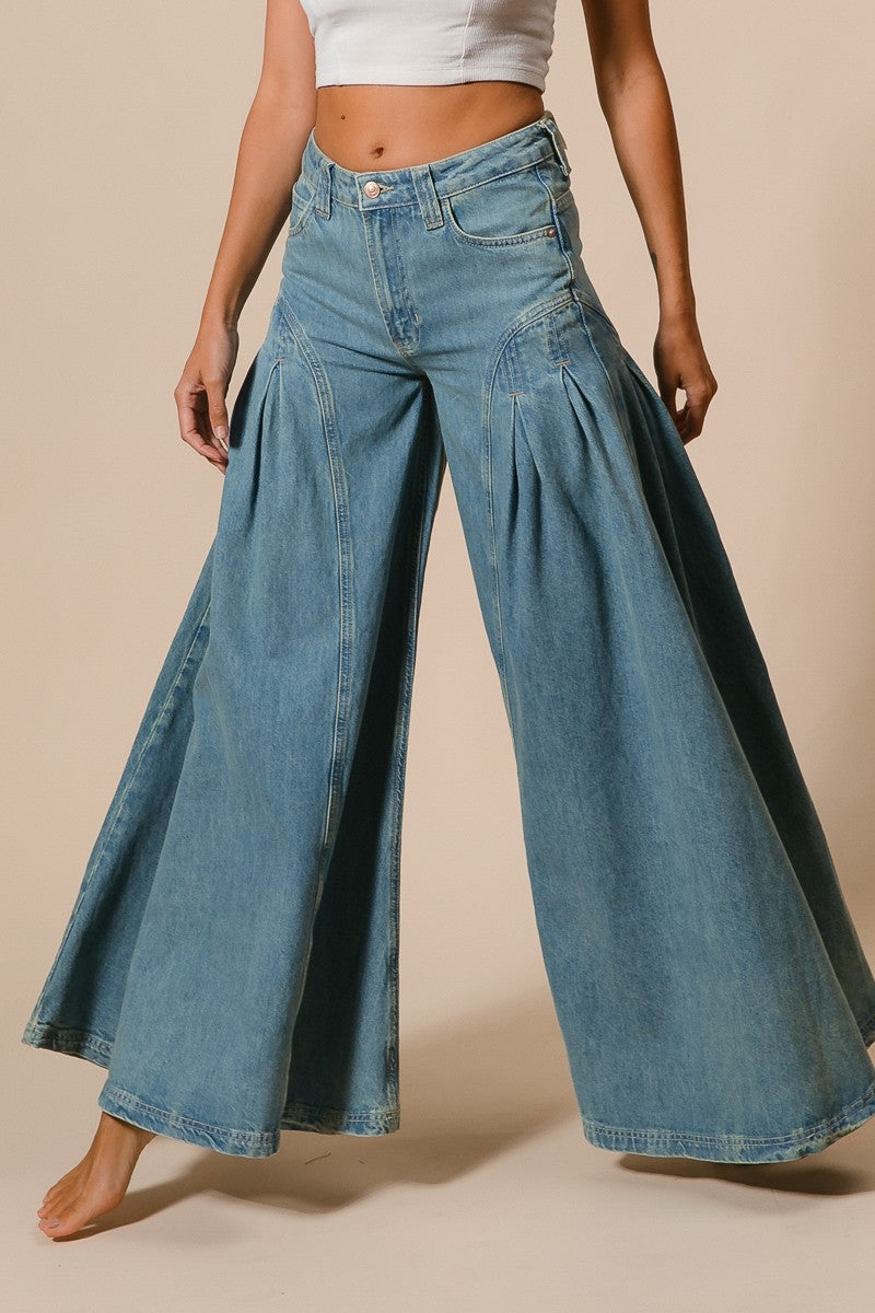 Pleated Wide Jeans